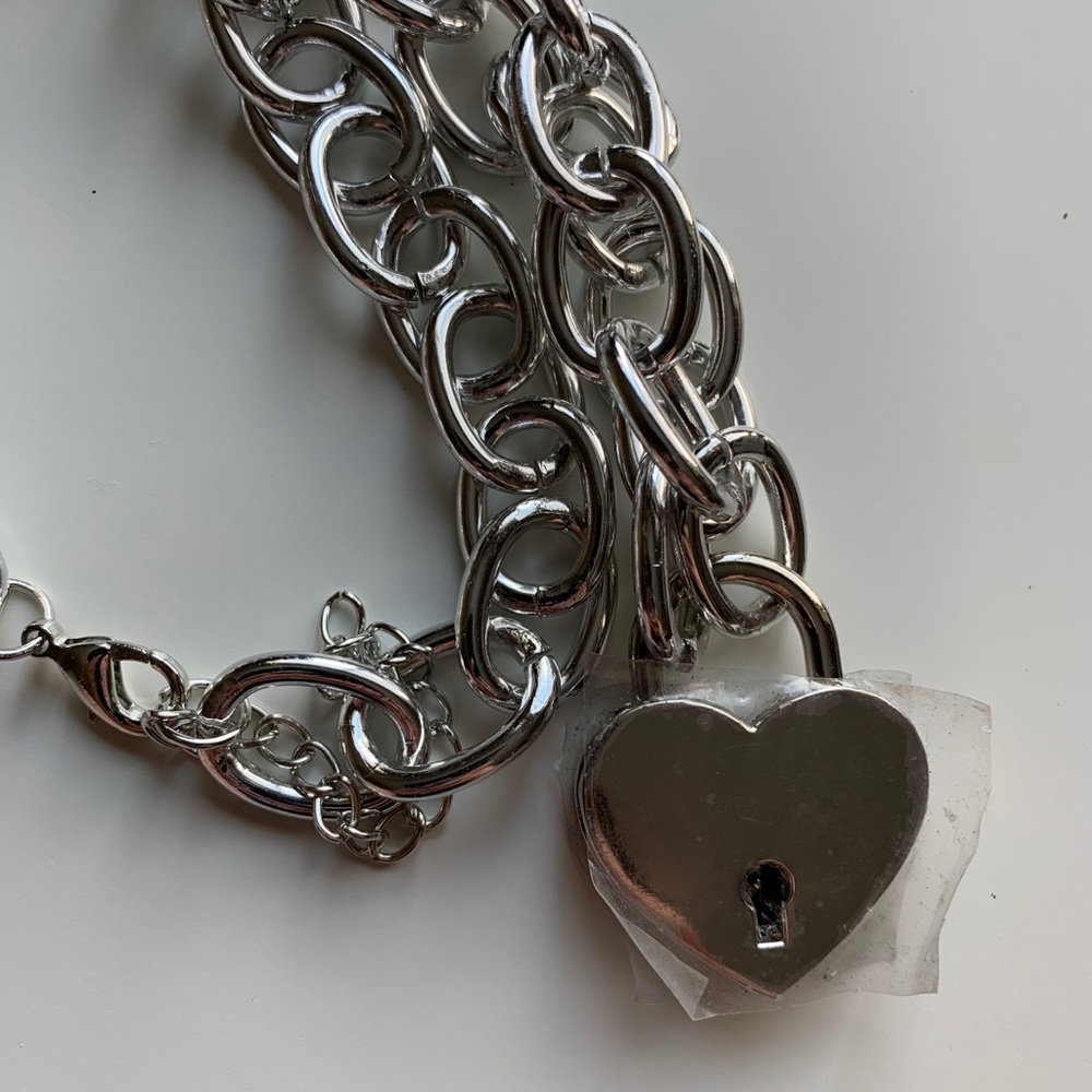 Locker Heart Chunky Chain Necklace - Picture 6 of 6
